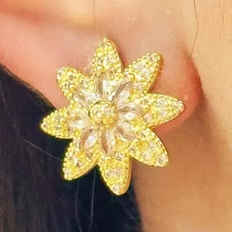 BRINCO FLOR CRAVEADA