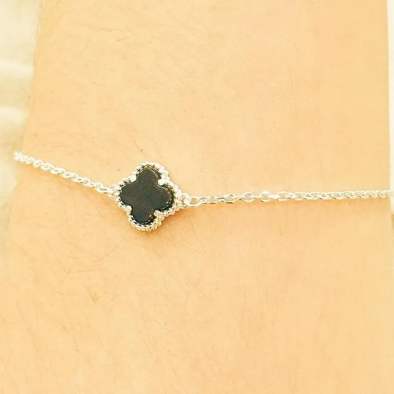 PULSEIRA PRATA VAN CLEEF ONIX