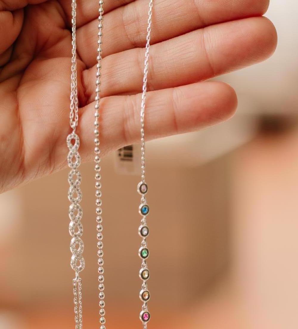 PULSEIRA PRATA INFINITO CRAVEJADO CRISTAL