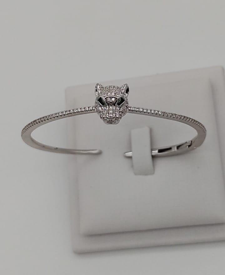 BRACELETE ABERTO TIGRE CRAVEJADO RÓDIO BRANCO