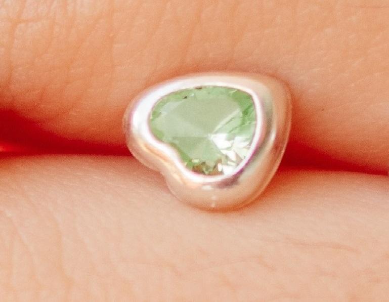 BRINCO PRATA CORAÇÃO ZIRCONIA VERDE