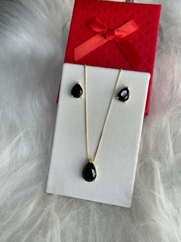 CONJUNTO GOTA ZIRCONIA PRETA