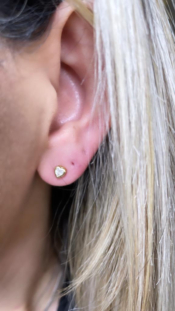 BRINCO CORAÇÃO ZIRCONIA CRISTAL PEQUENO
