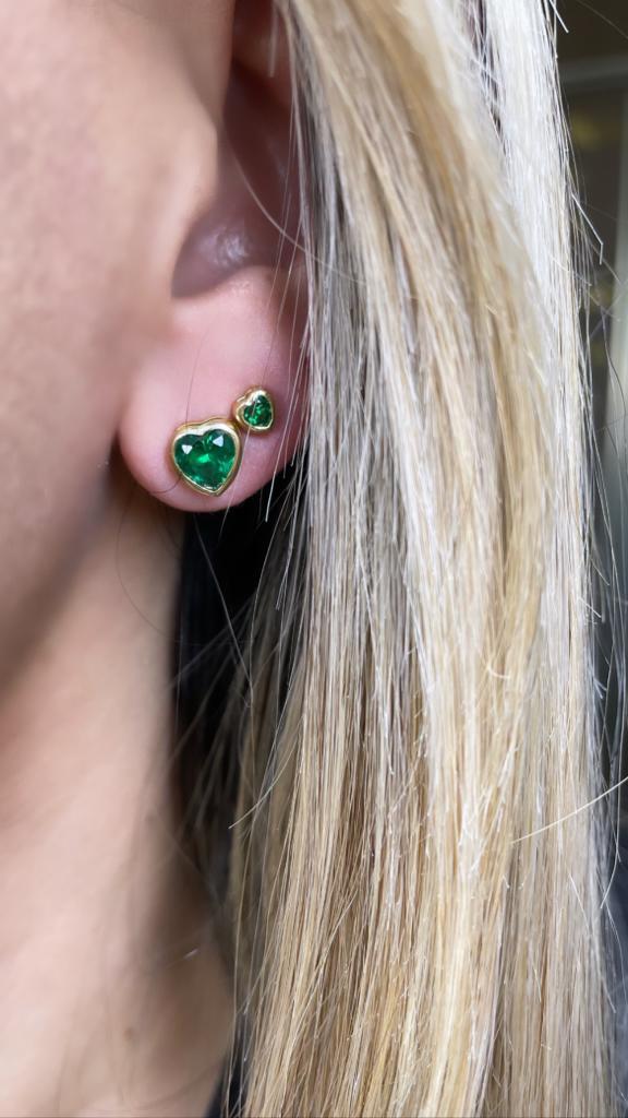 BRINCO CORAÇÃO ZIRCONIA ESMERALDA PEQUENO