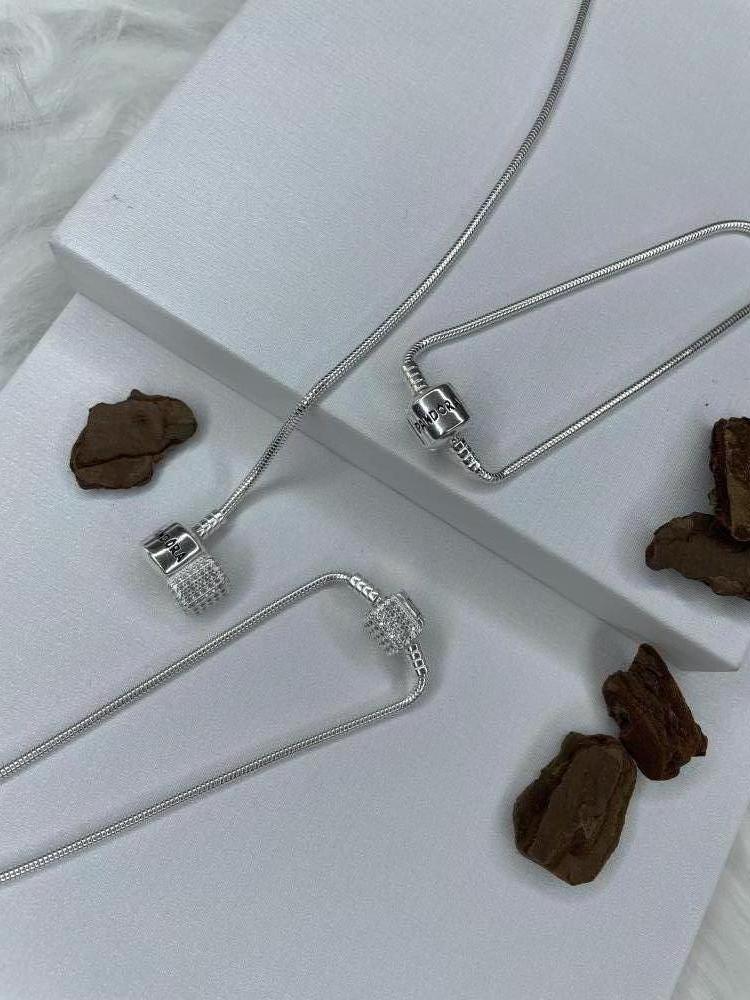 PULSEIRA PRATA COM FECHO PANDORA CRAVEJADO