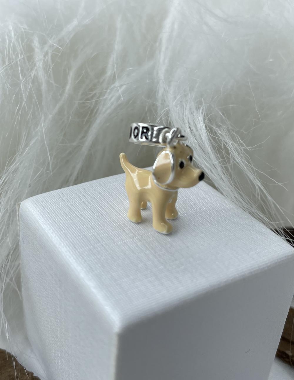 BERLOQUE PRATA CACHORRO LABRADOR COM RESINA