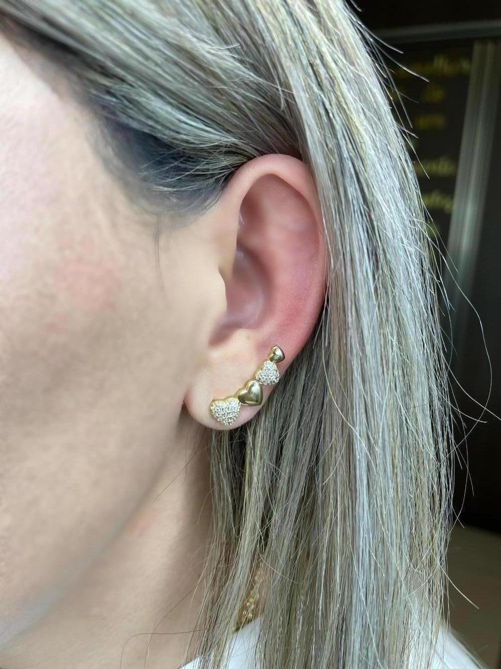 BRINCO EAR CUF CORAÇÃO CRAVEJADO E LISO