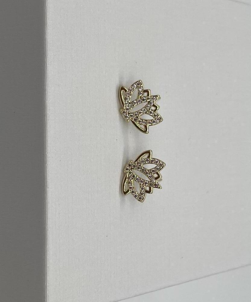 BRINCO FLOR DE LOTUS CRAVEJADO