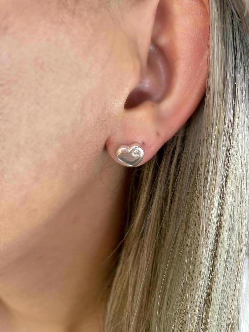 BRINCO PRATA CORAÇÃO COM ZIRCONIA