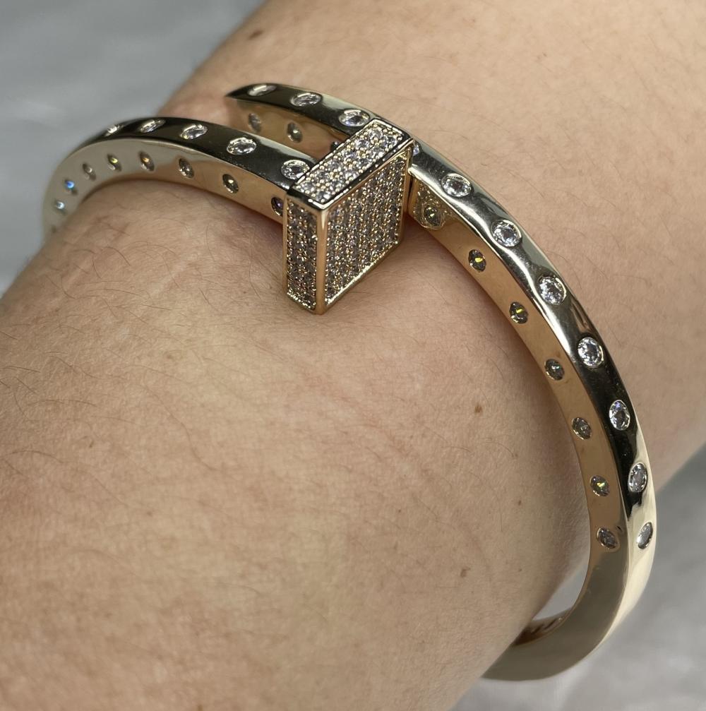 BRACELETE PREGO CRAVEJADO