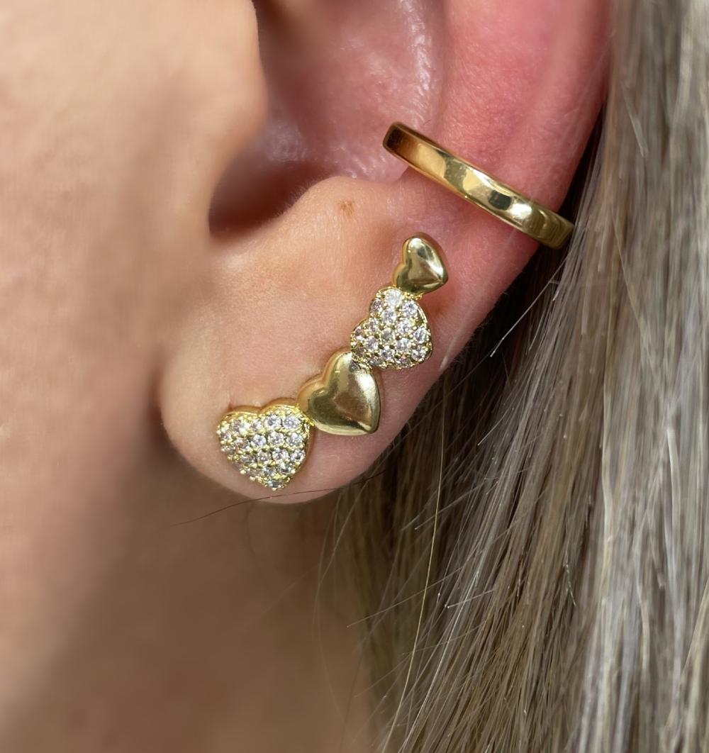 BRINCO EAR CUF CORAÇÃO CRAVEJADO E LISO