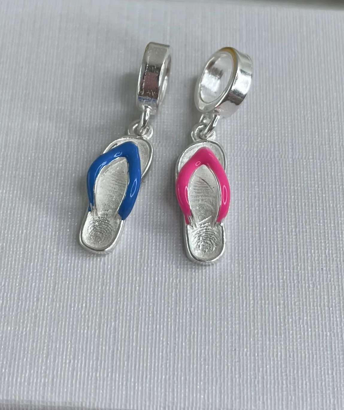 BERLOQUE PRATA CHINELO RESINA ROSA