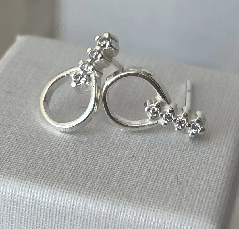 BRINCO PRATA BALÃO COM ZIRCONIA