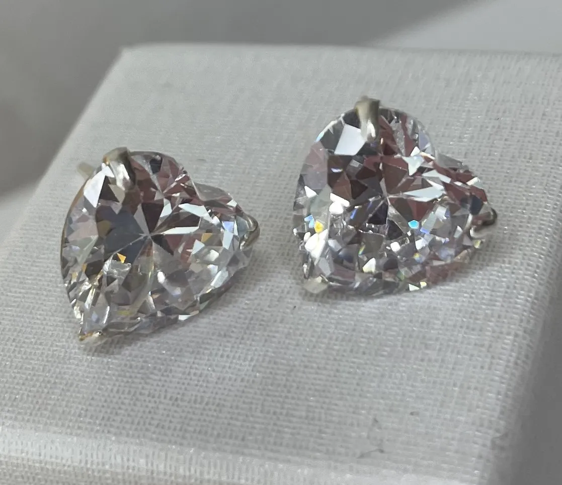 BRINCO PRATA CORAÇÃO ZIRCONIA CRISTAL GRANDE