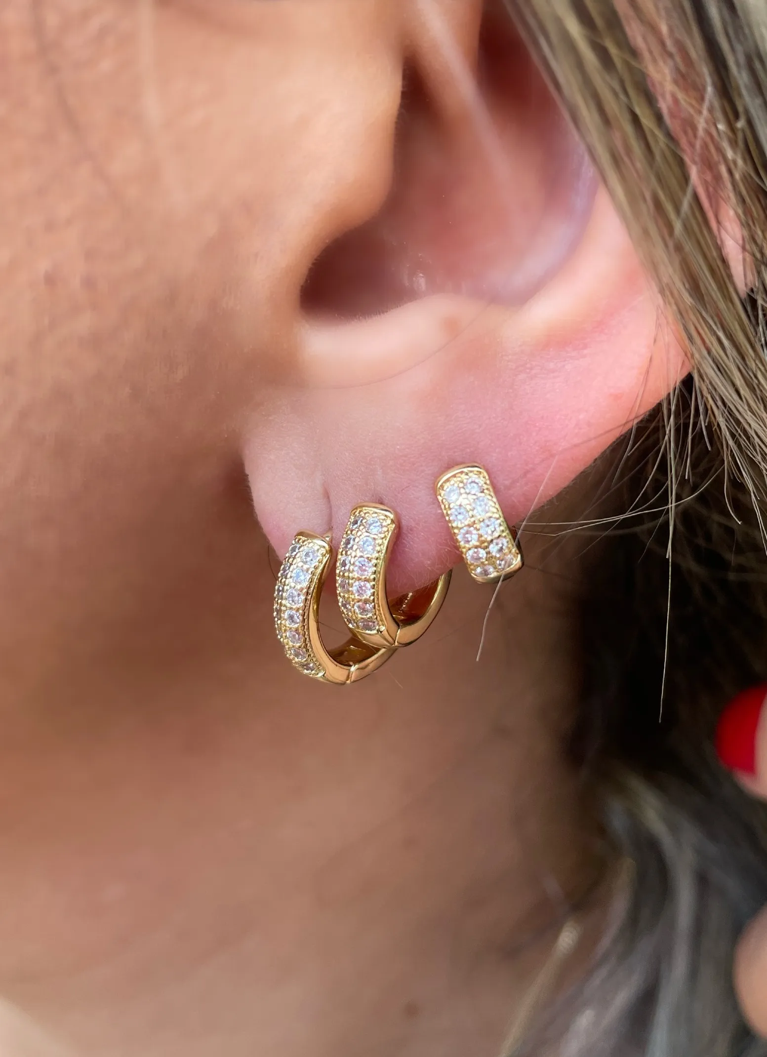 BRINCO TRIO ARGOLA CRAVEJADA ZIRCONIA CRISTAL