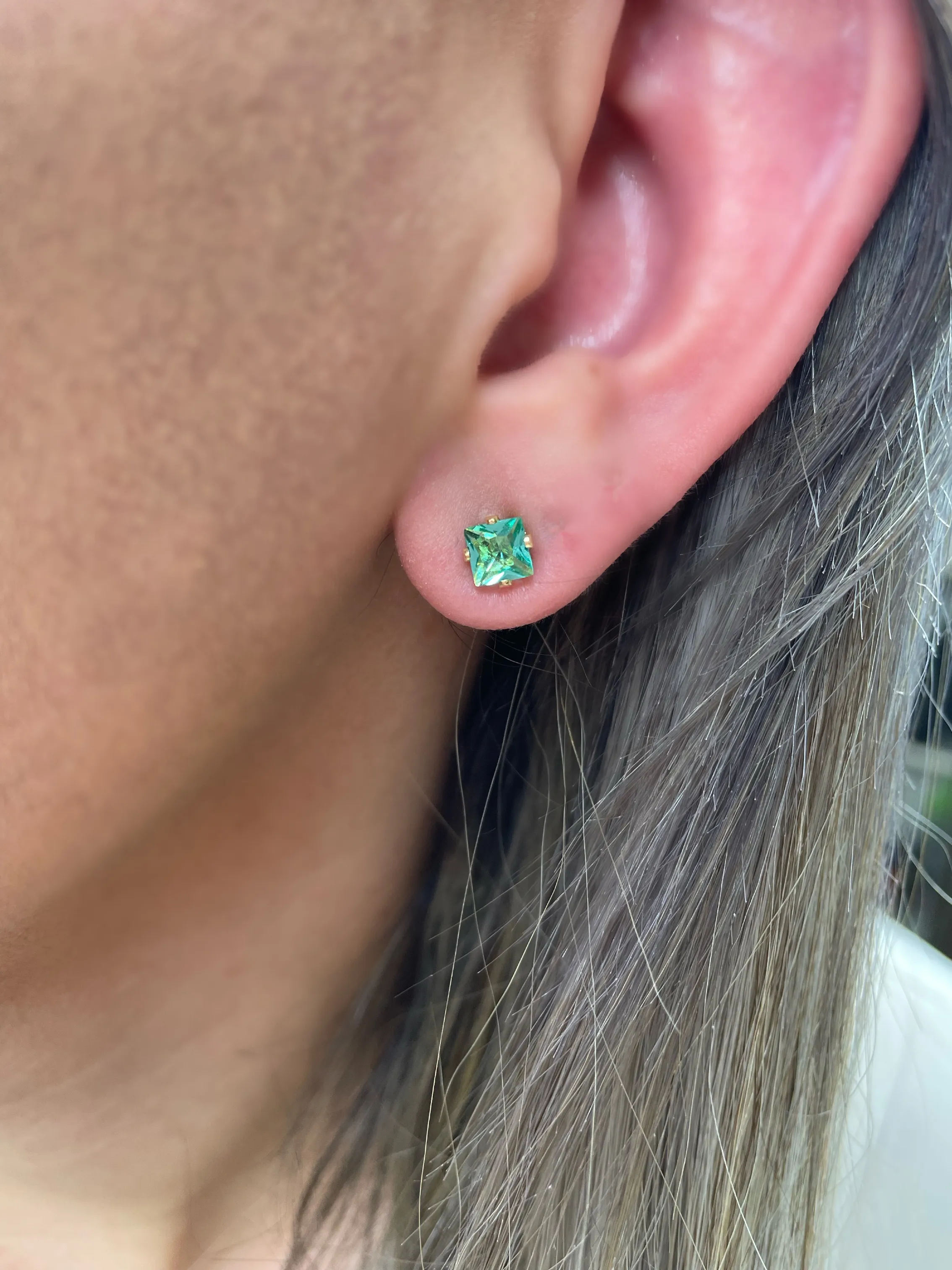 BRINCO QUADRADO ZIRCONIA AQUAMARINE PEQUENA