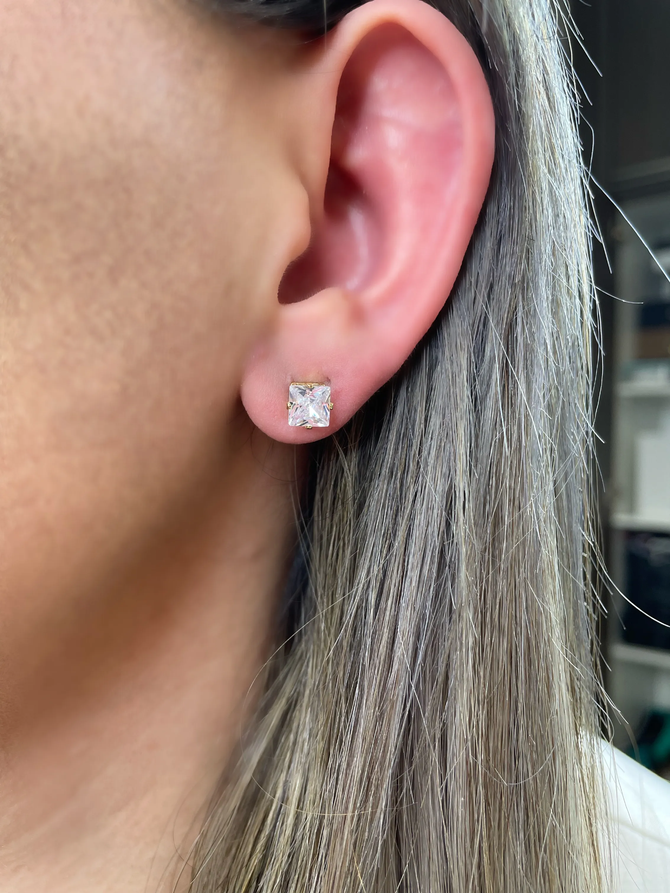 BRINCO QUADRADO ZIRCONIA CRISTAL MÉDIA