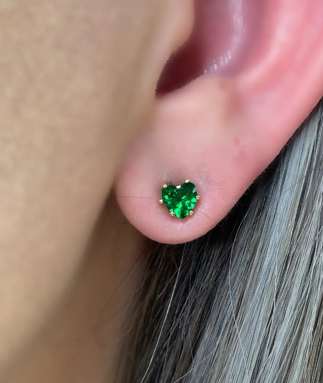 BRINCO CORAÇÃO ZIRCONIA VERDE PEQUENO