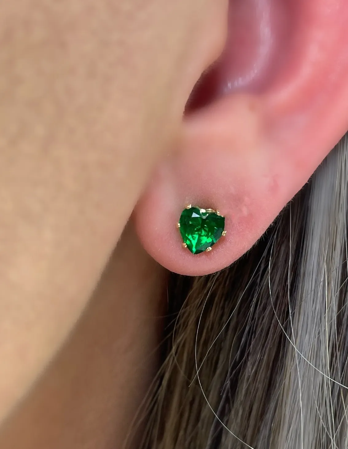 BRINCO CORAÇÃO ZIRCONIA VERDE MÉDIO