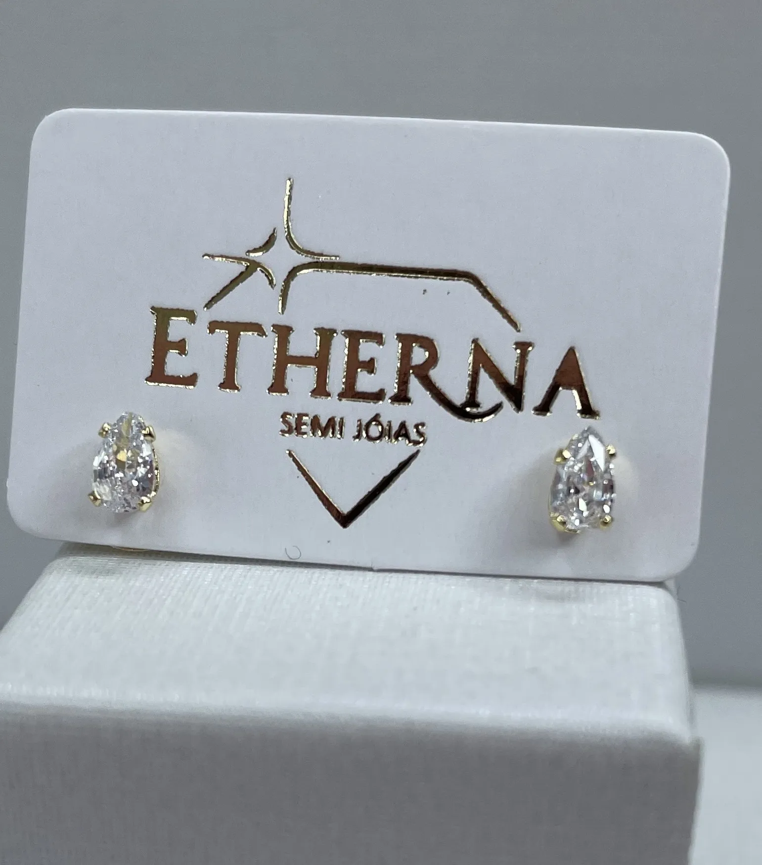 BRINCO GOTA CRISTAL 3X5 MM