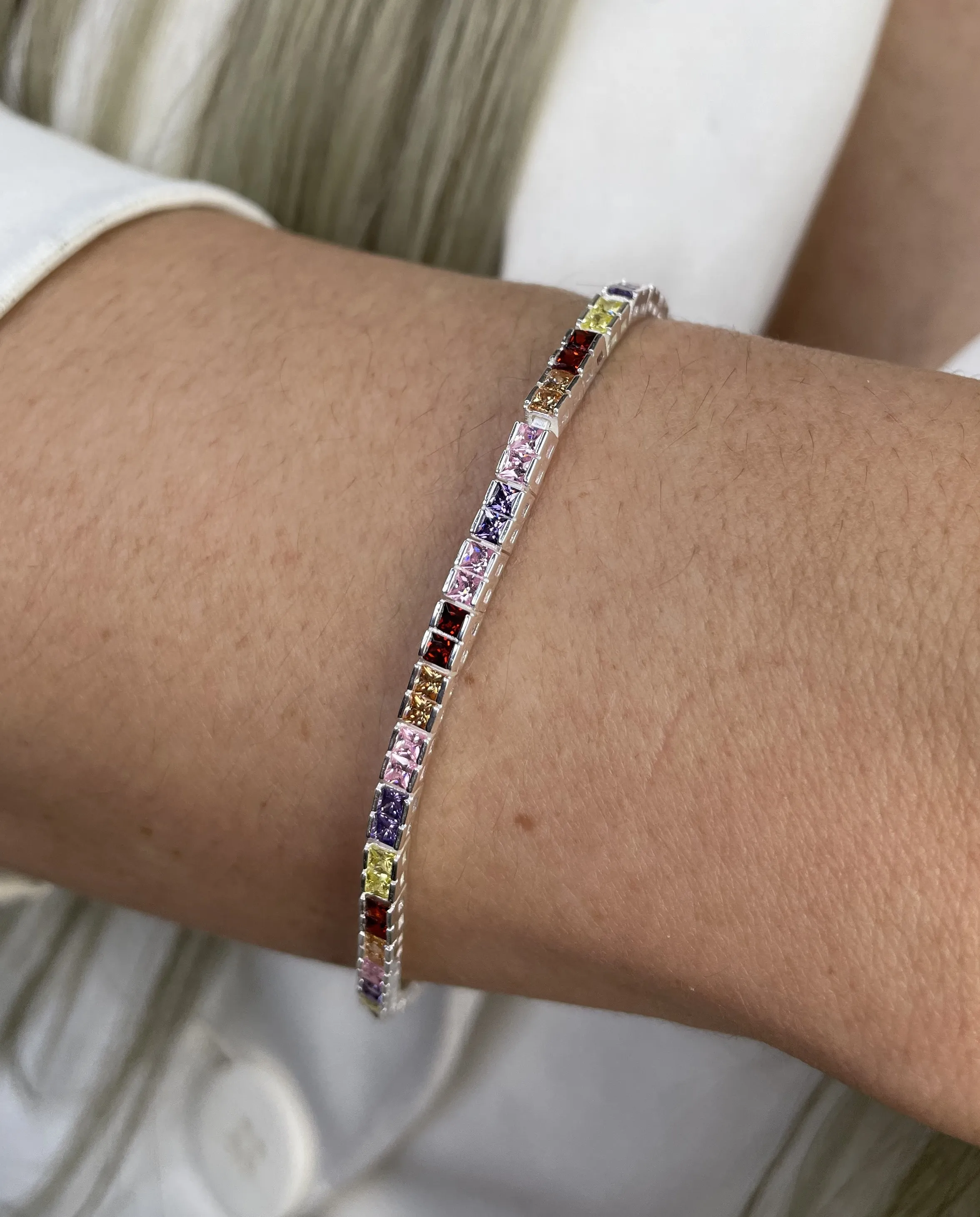 PULSEIRA PRATA RIVIERA CRAVAÇÃO INGLESA COLORS