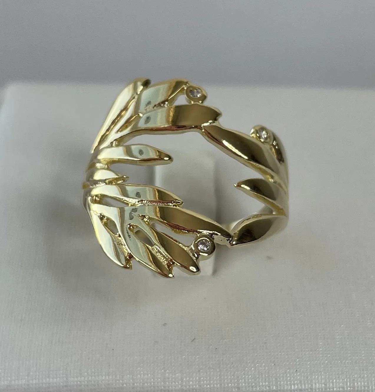 ANEL FOLHAS COM ZIRCONIA