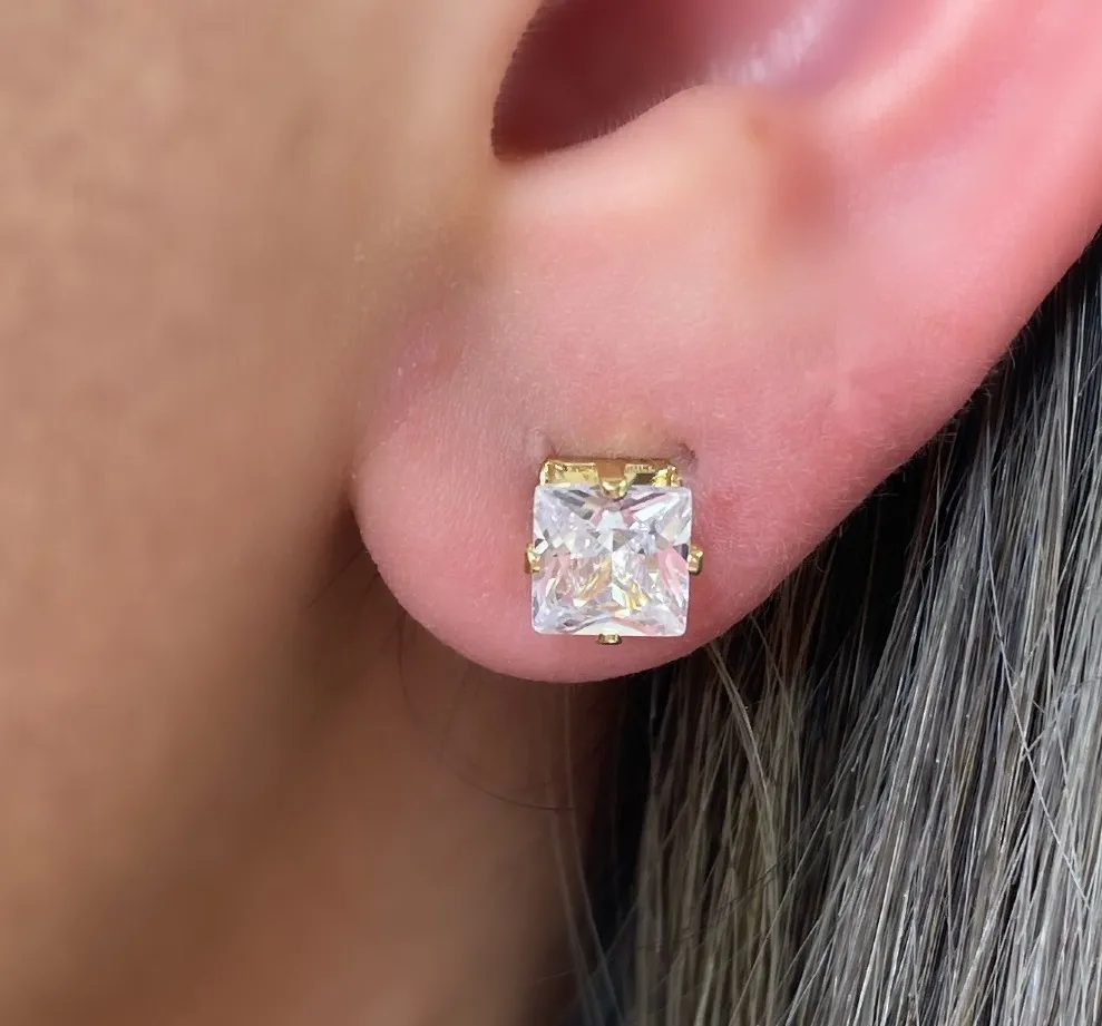 BRINCO QUADRADO ZIRCONIA CRISTAL MÉDIA