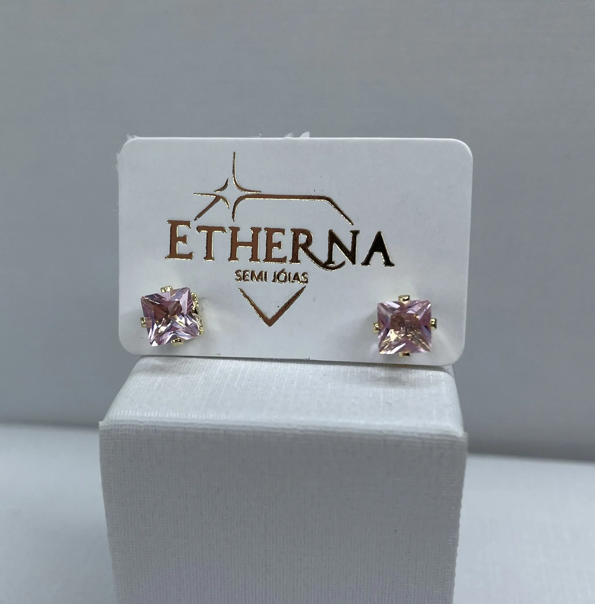 BRINCO QUADRADO ZIRCONIA CRISTAL PEQUENA