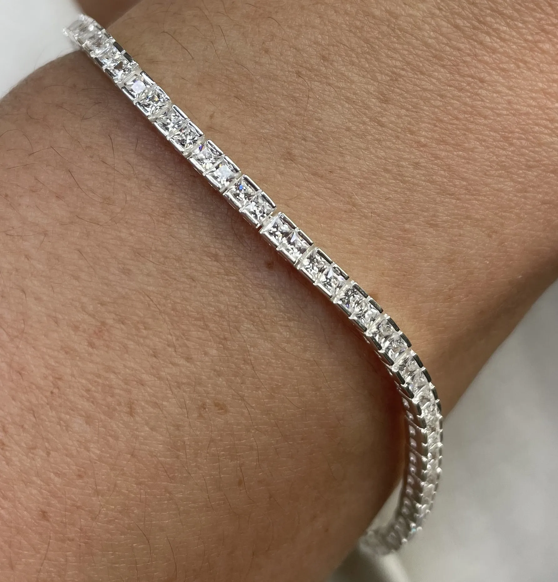 PULSEIRA PRATA RIVIERA CRAVAÇÃO INGLESA CRISTAL