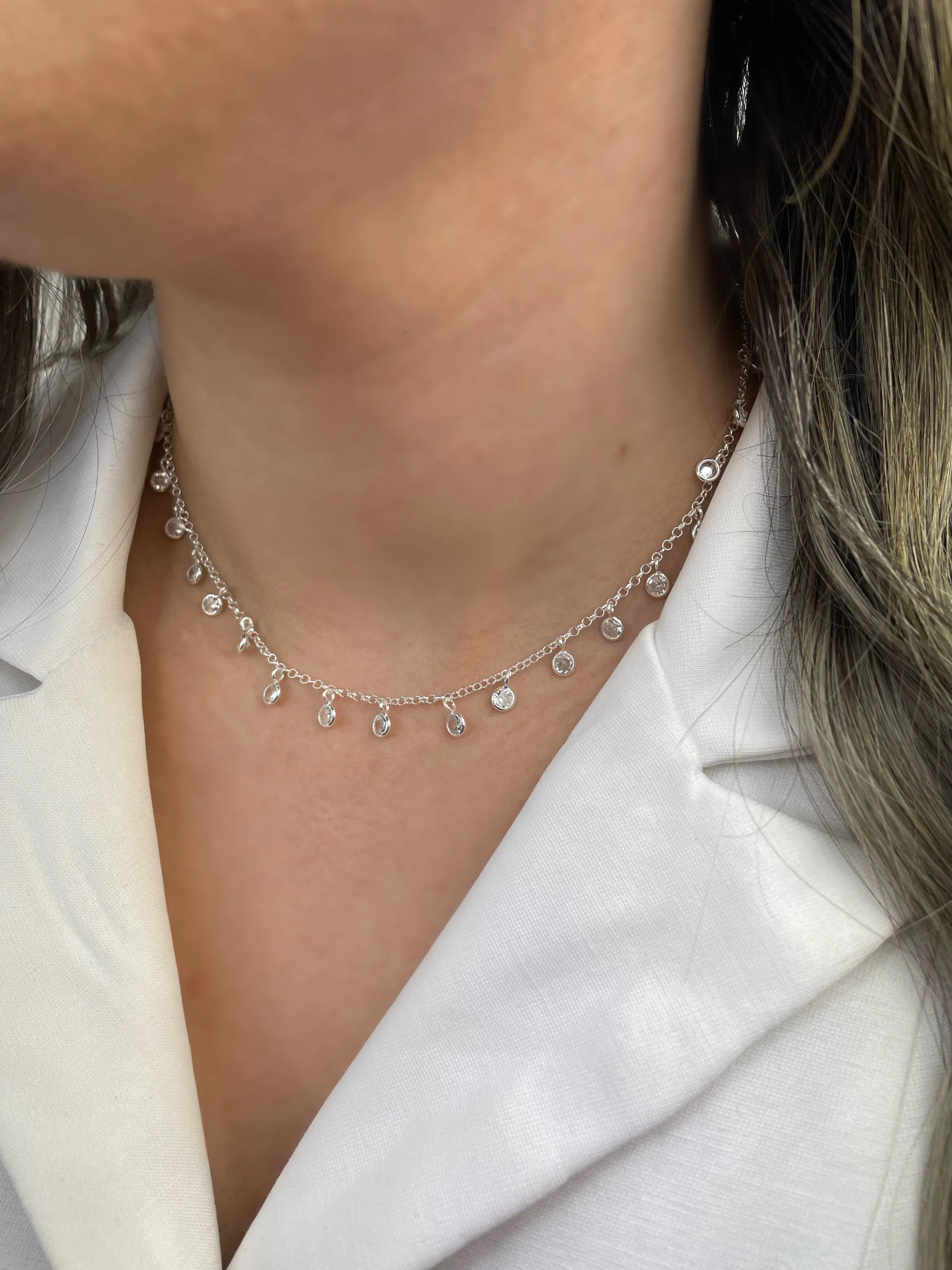 CHOKER PRATA PONTOS DE LUZ PONTOS DE LUZ PENDURADOS