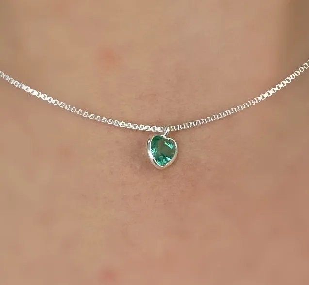 GARGANTILHA PRATA CORAÇÃO VERDE