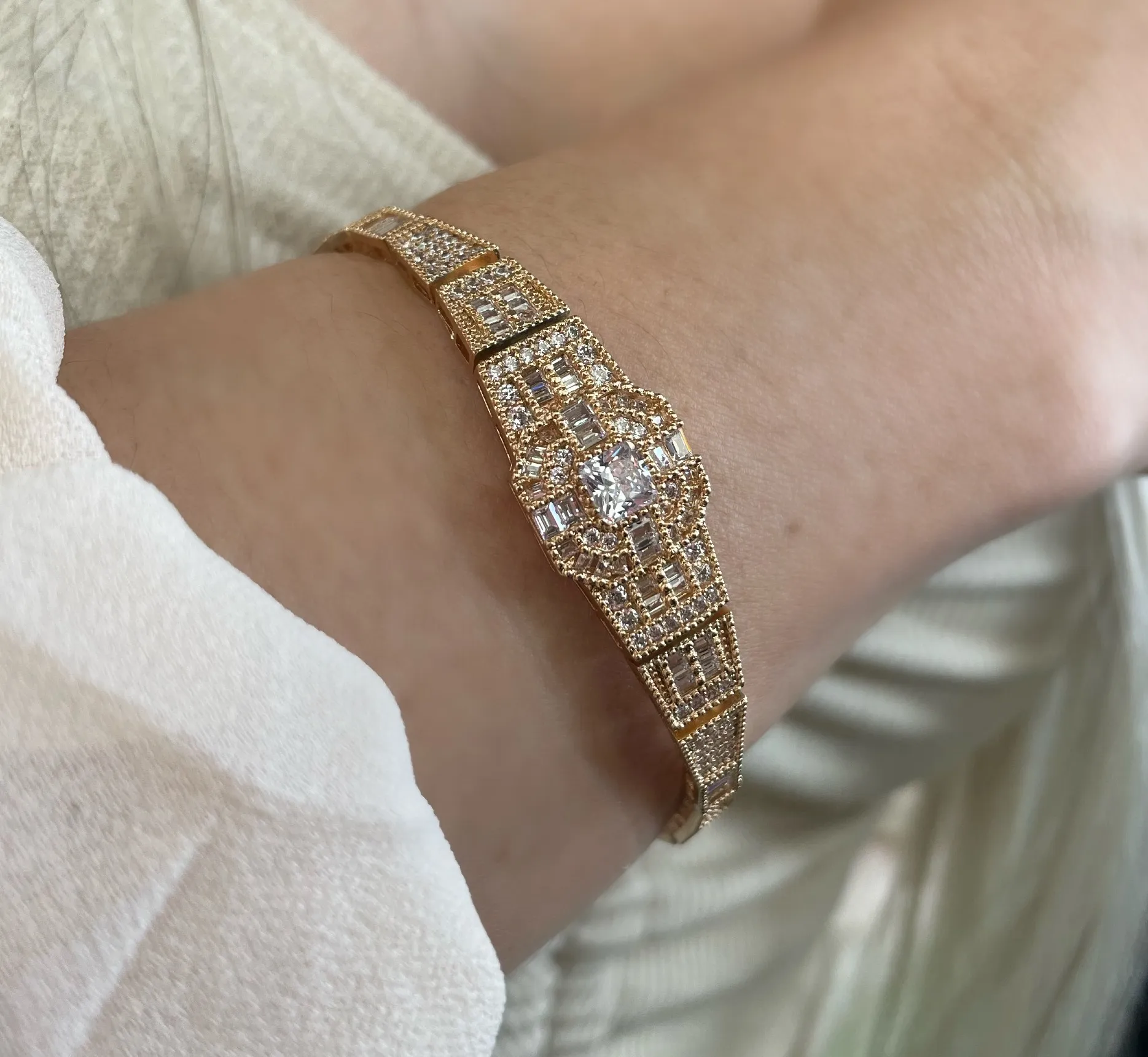 BRACELETE HEXÁGONO FACHO GAVETA
