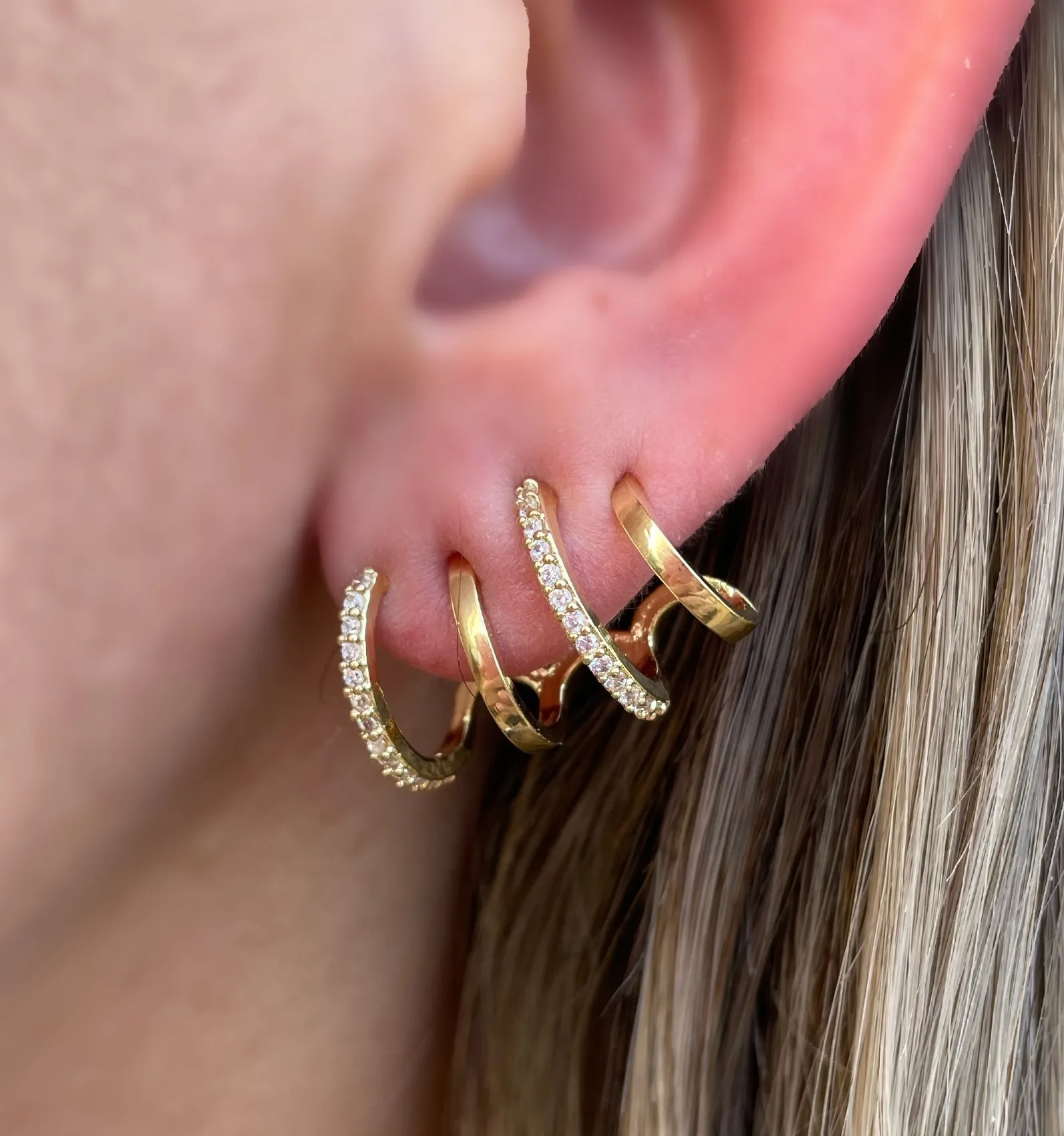 BRINCO EAR CUFF LISO E CRAVEJADO