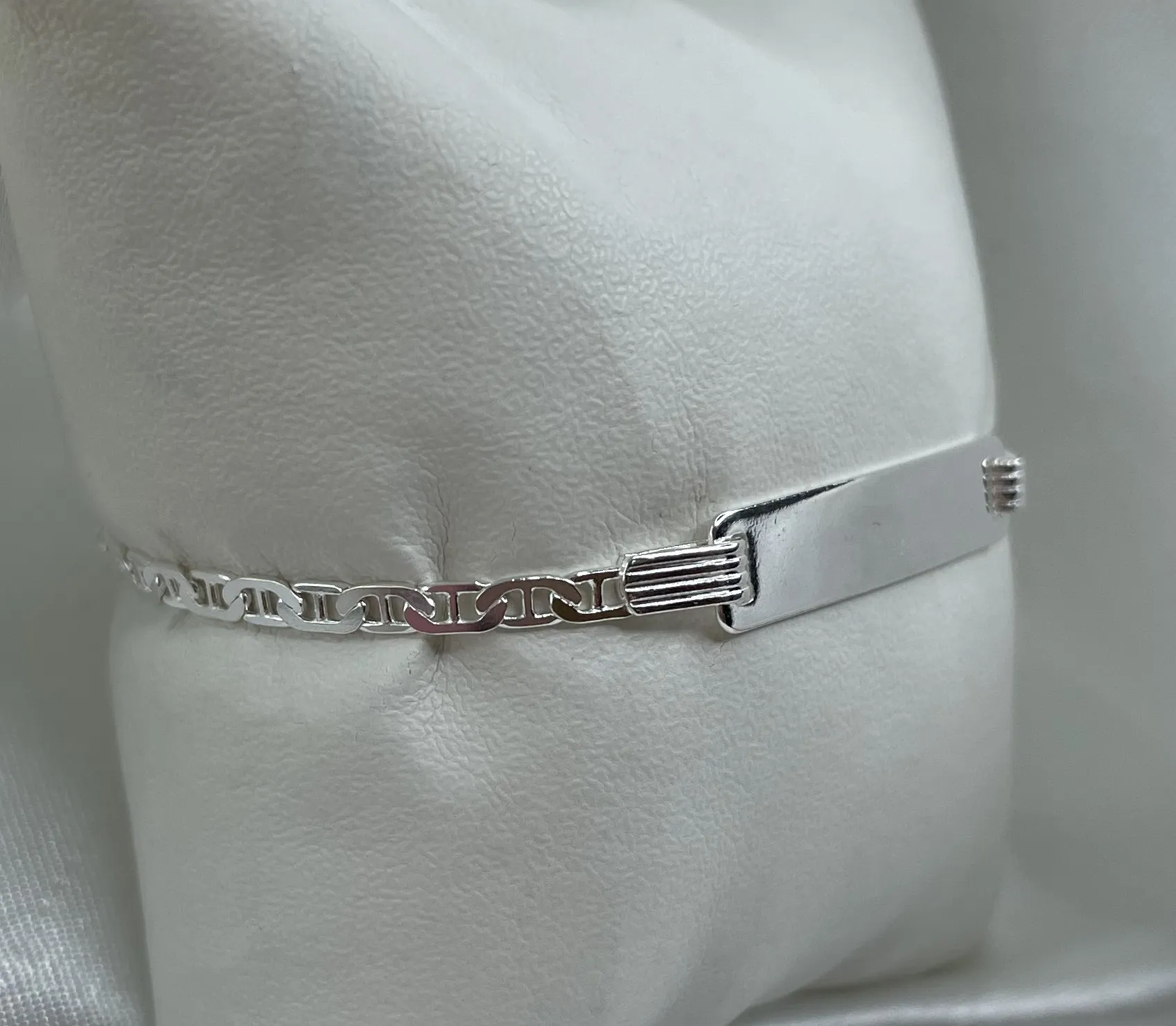 PULSEIRA PRATA GUCCI PLAQUINHA INFANTIL