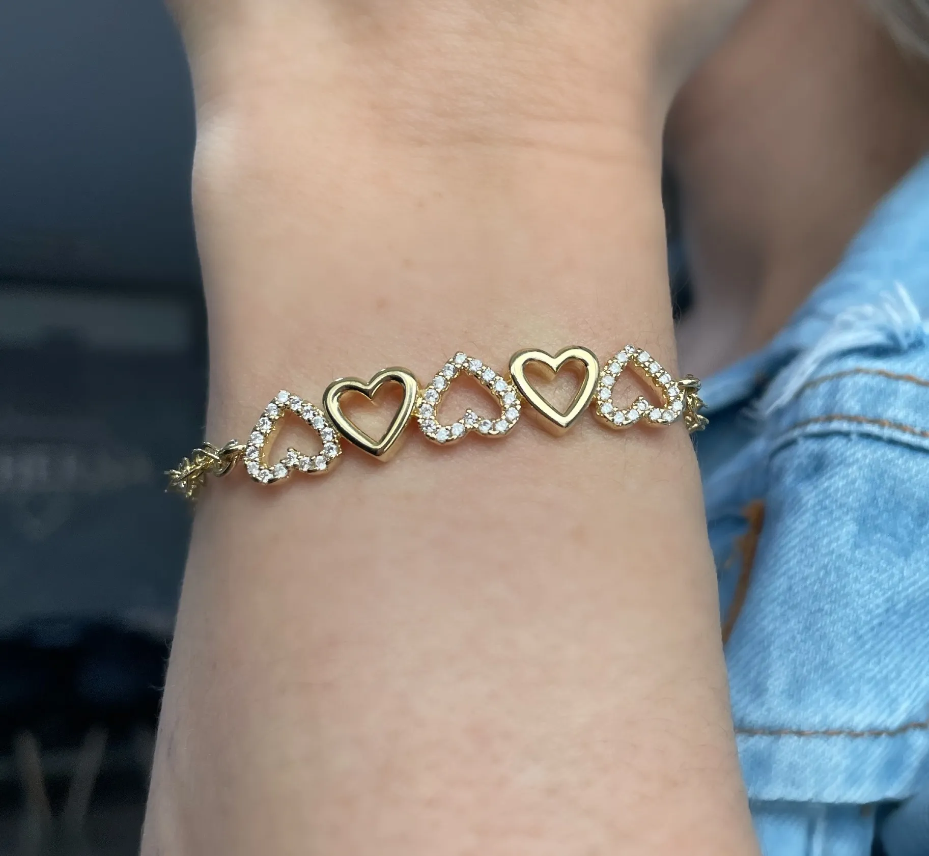 PULSEIRA CORAÇÃO VAZADO E CRAVEJADO