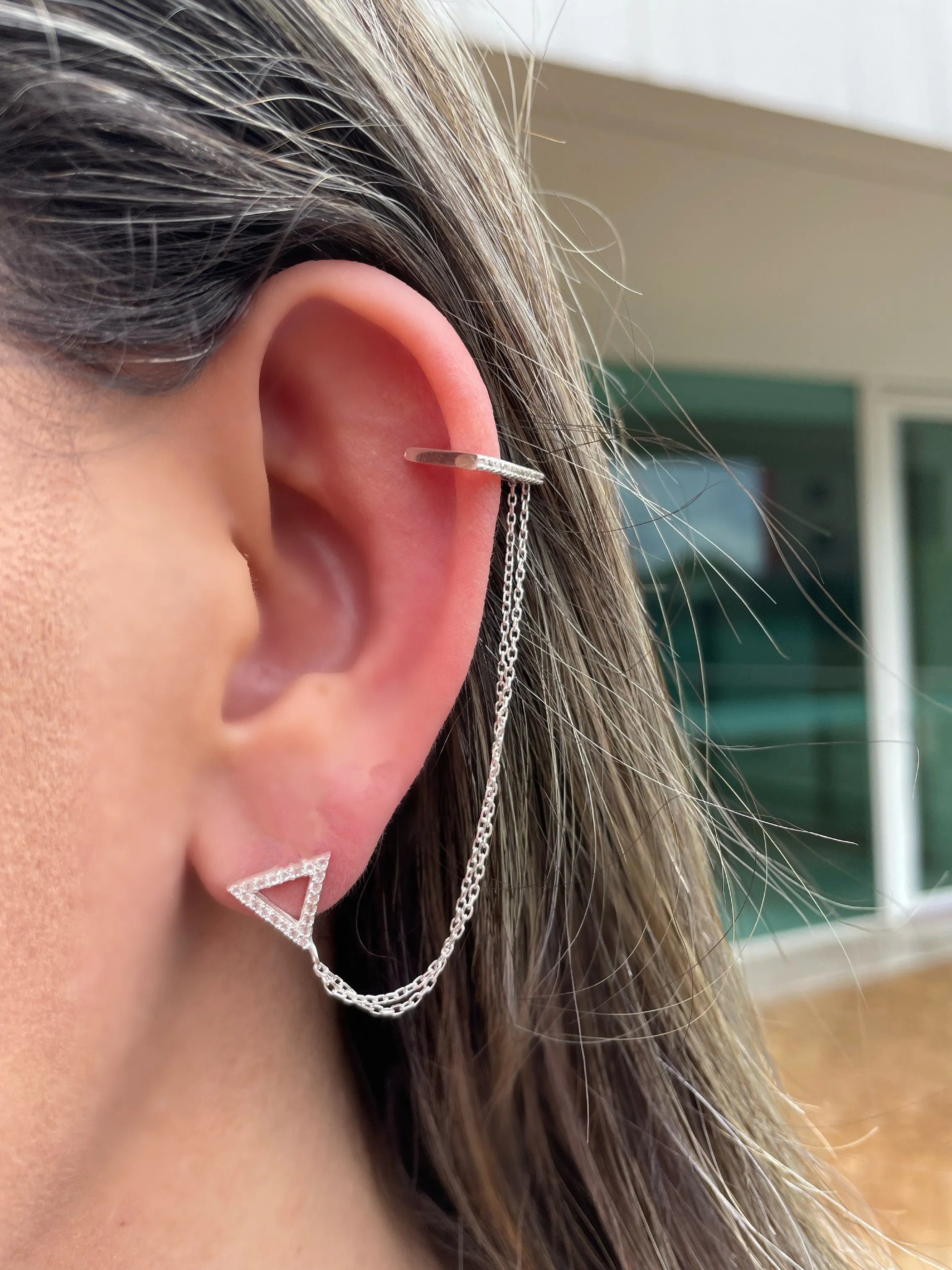 PIERCING FAKE PRATA TRIÂNGULO CRAVEJADO