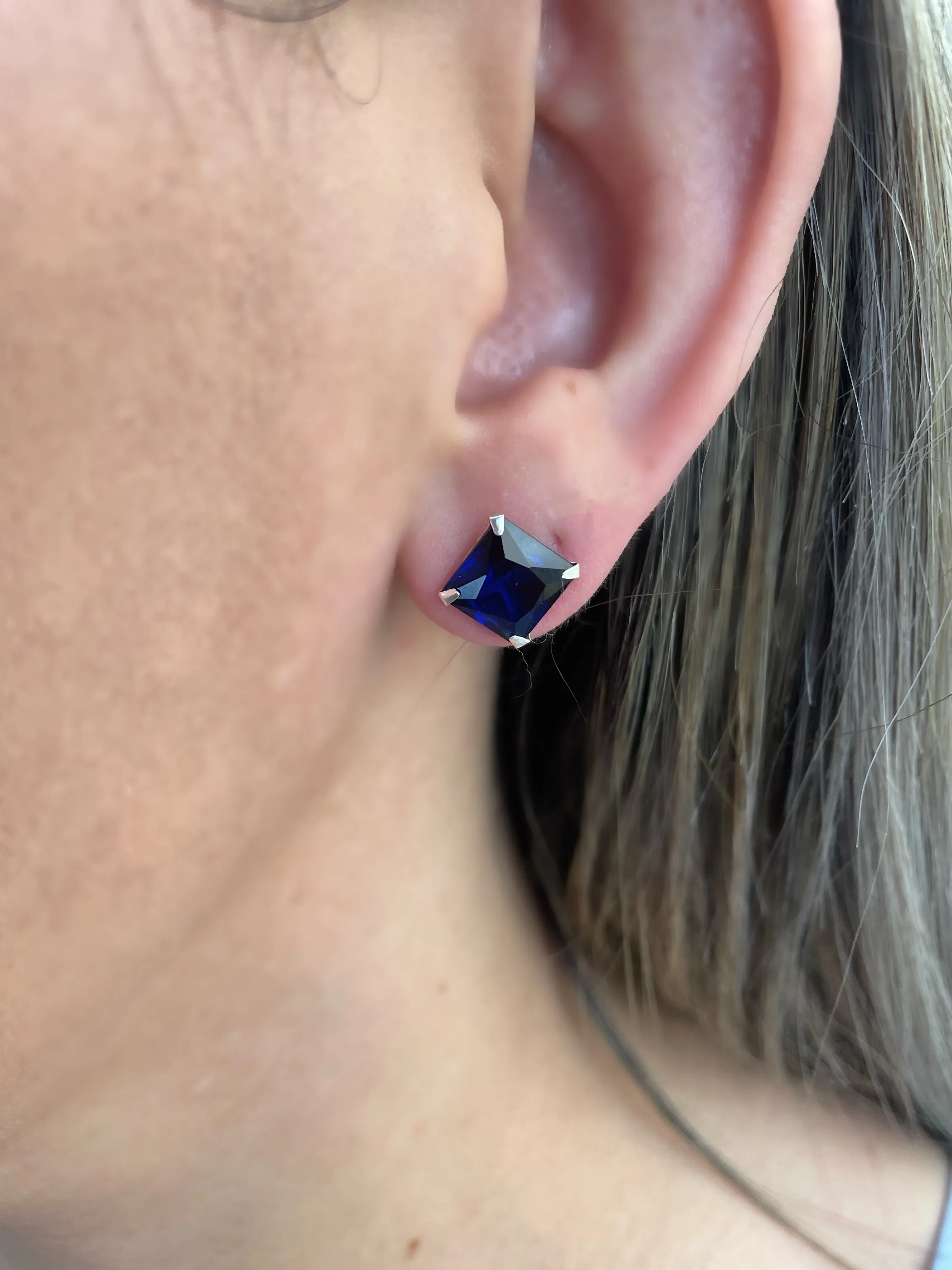 BRINCO PRATA ZIRCONIA SAFIRA AZUL QUADRADA
