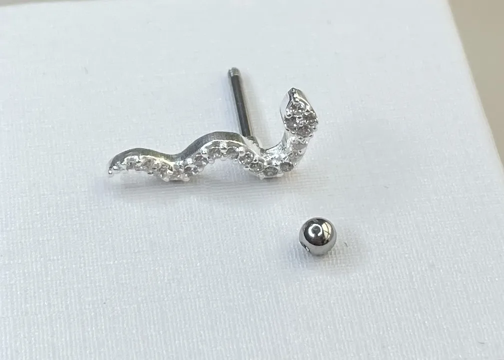 PIERCING PRATA COBRA CRAVEJADA