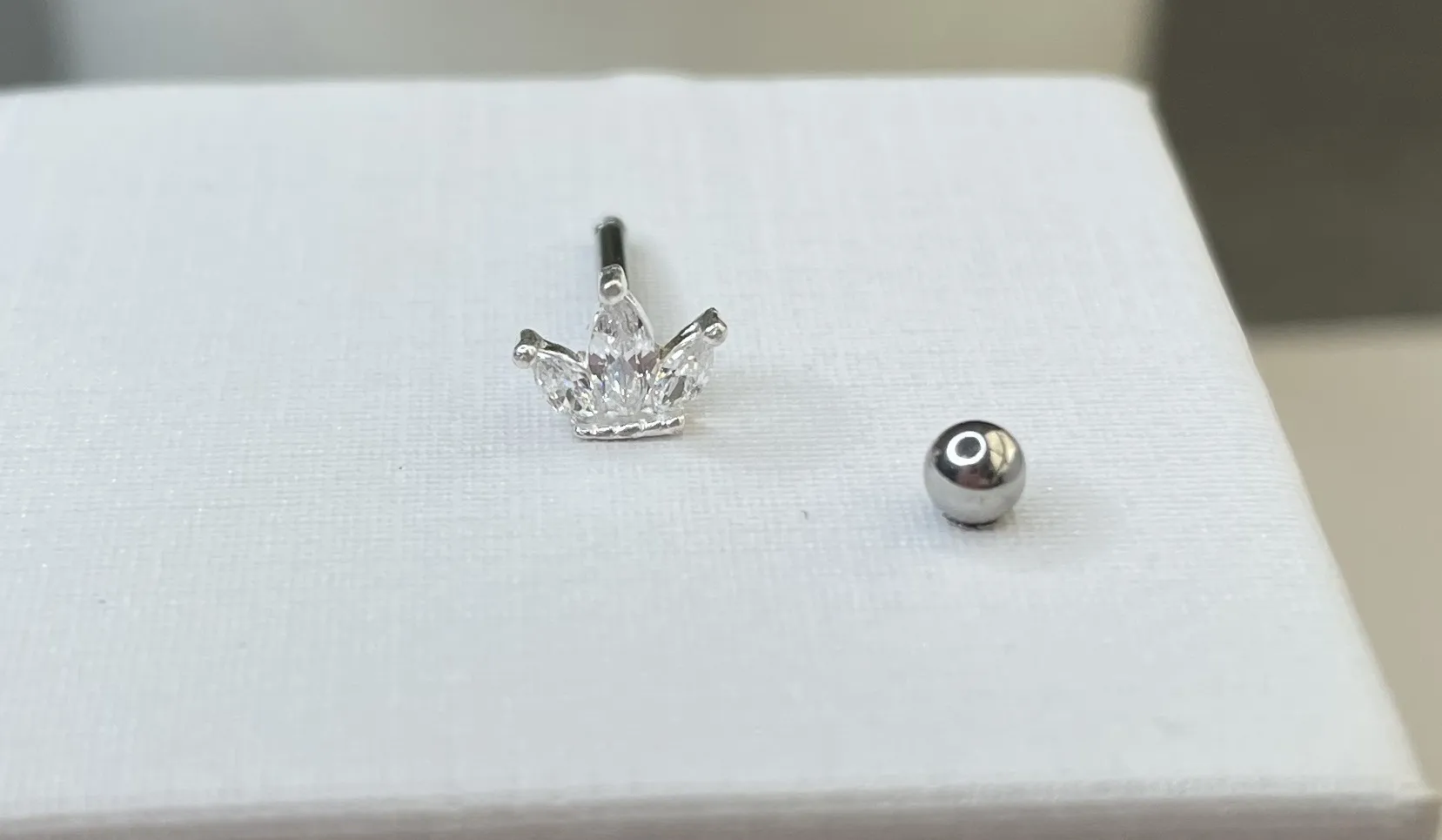 PIERCING PRATA COROA CRISTAL
