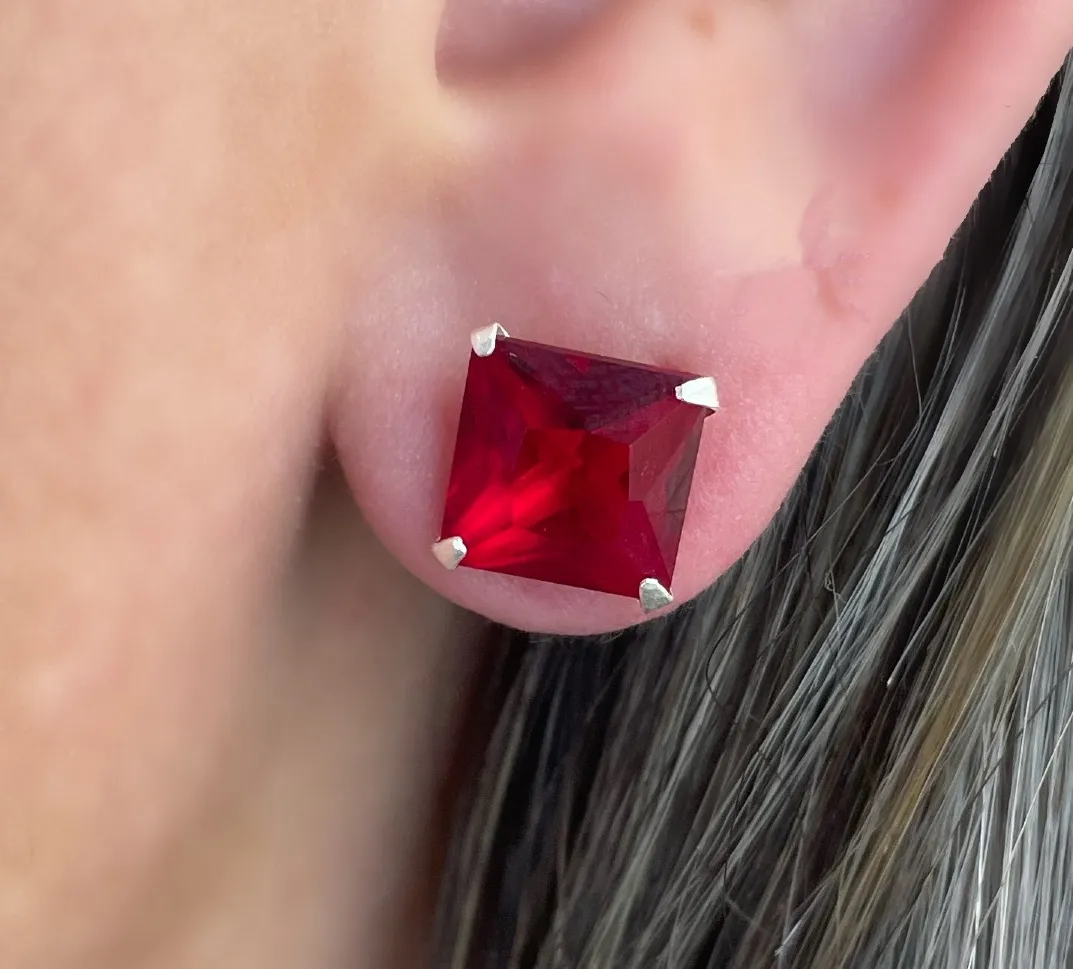 BRINCO PRATA ZIRCONIA RUBI QUADRADA