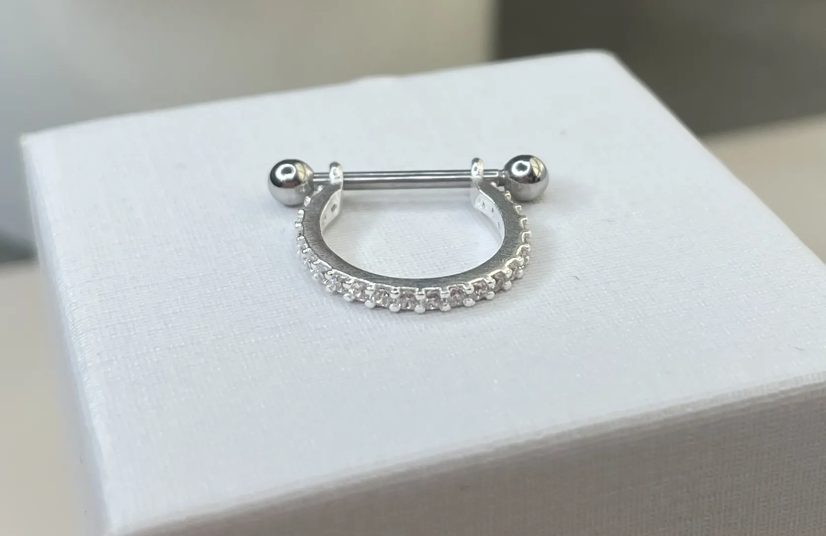 PIERCING PRATA CRAVEJADO