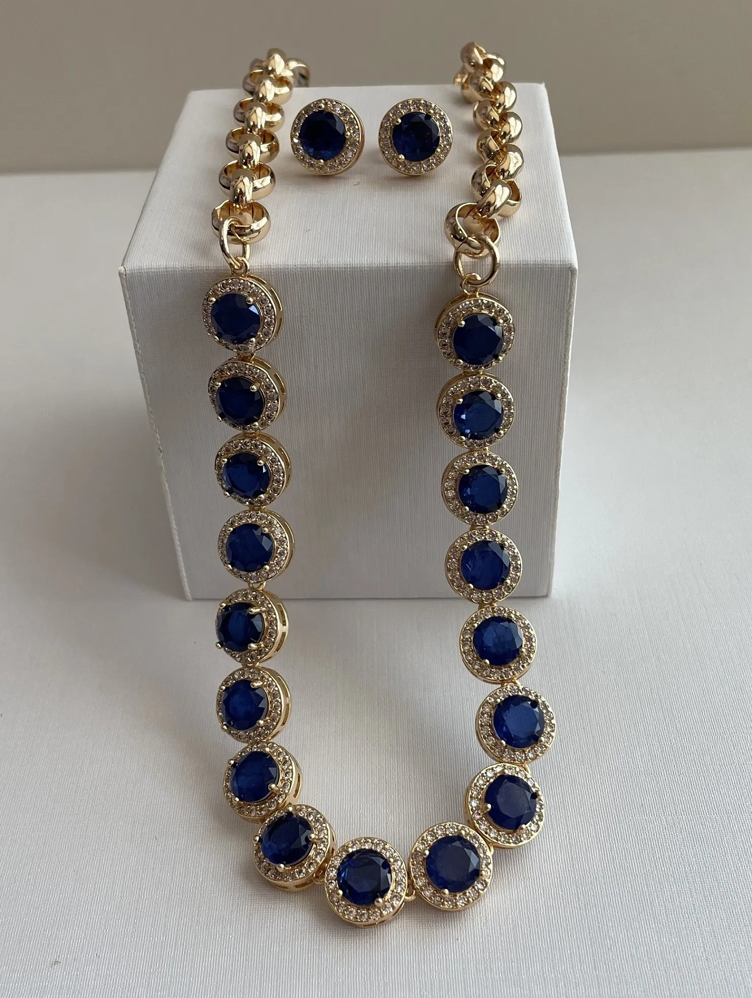 CONJUNTO PEDRAS FUSION CRAVEJADO AZUL SAFIRA