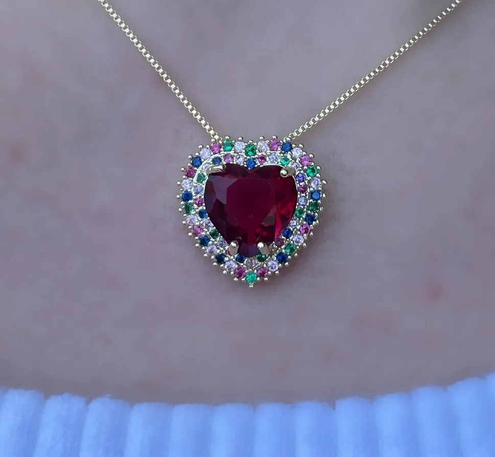 CONJUNTO CORAÇÃO VERMELHO CRAVEJADO