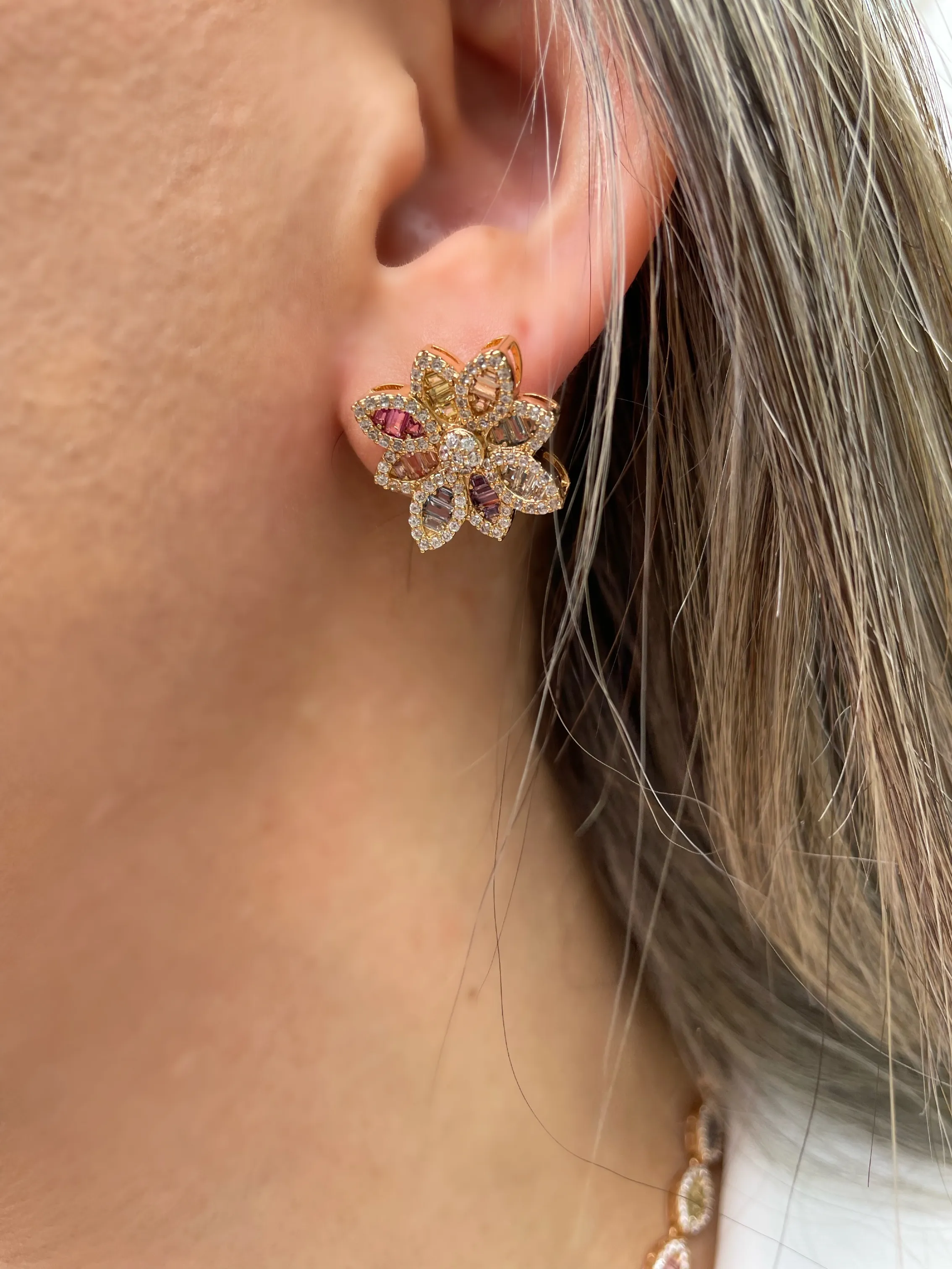 BRINCO LUXURY FLOR CRAVEJADA COLORS