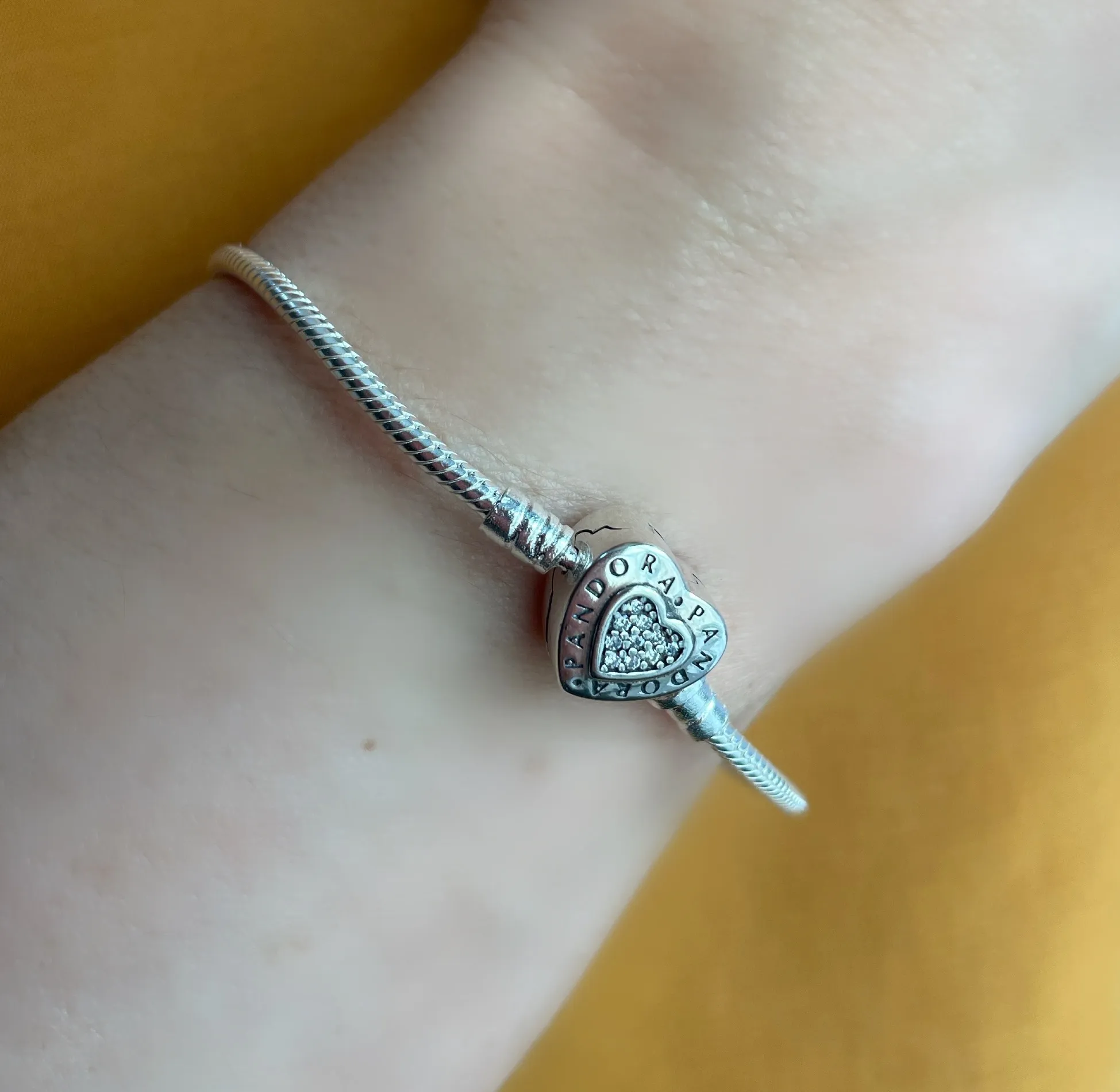 PULSEIRA PRATA FECHO PANDORA CORAÇÃO CRAVEJADO 2,5MM