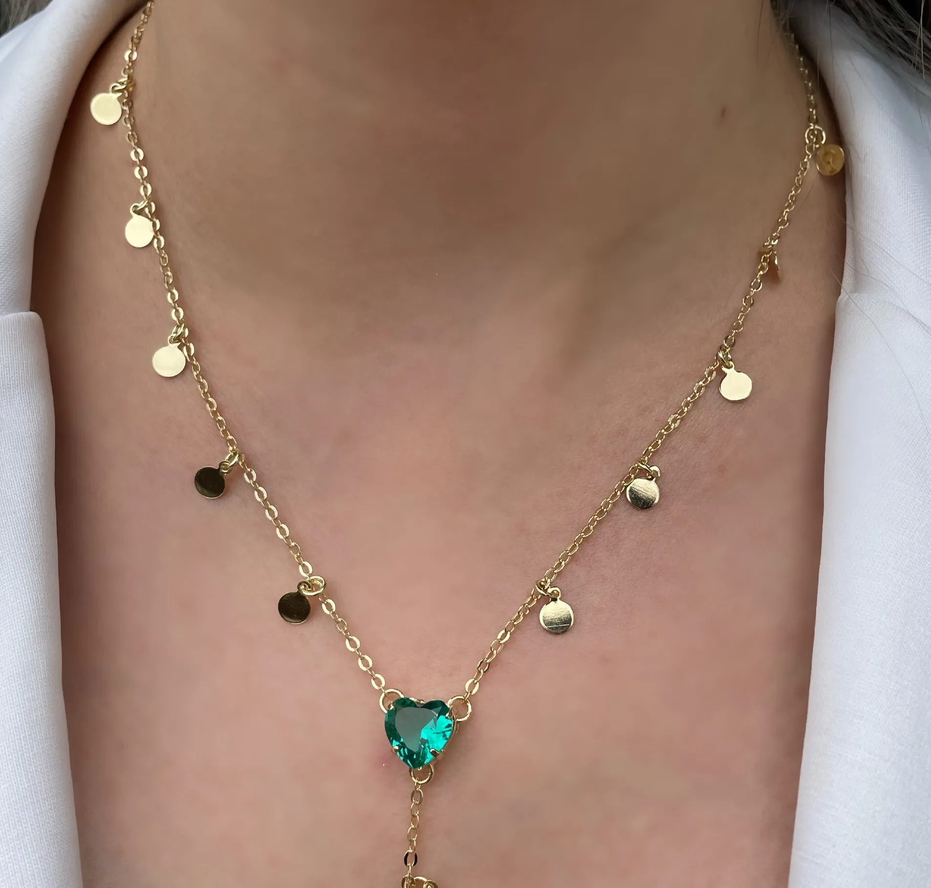 GARGANTILHA GRAVATA MEDALHINHA CORAÇÃO AQUAMARINE