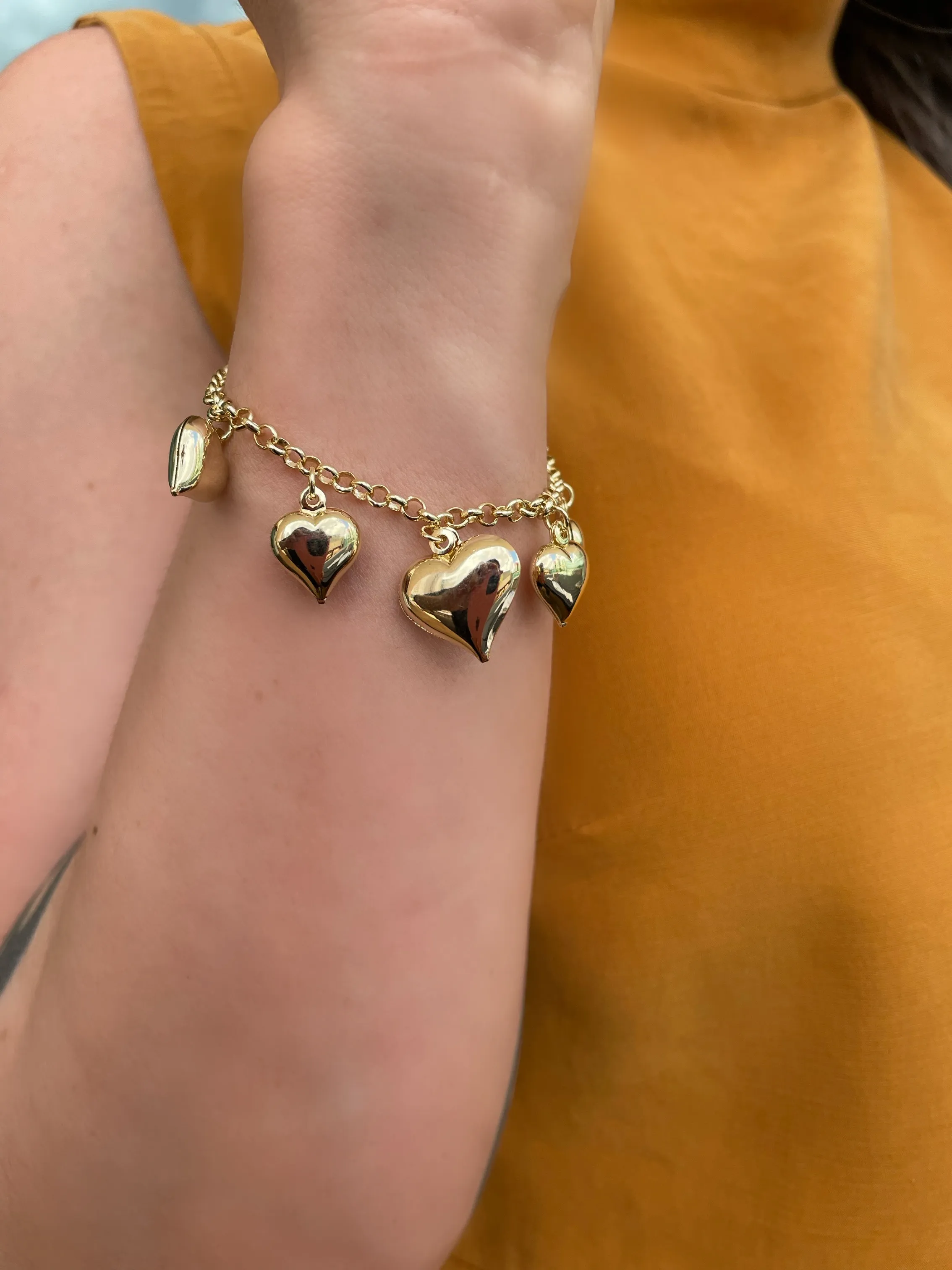 PULSEIRA CORAÇÕES LISOS PENDURADOS