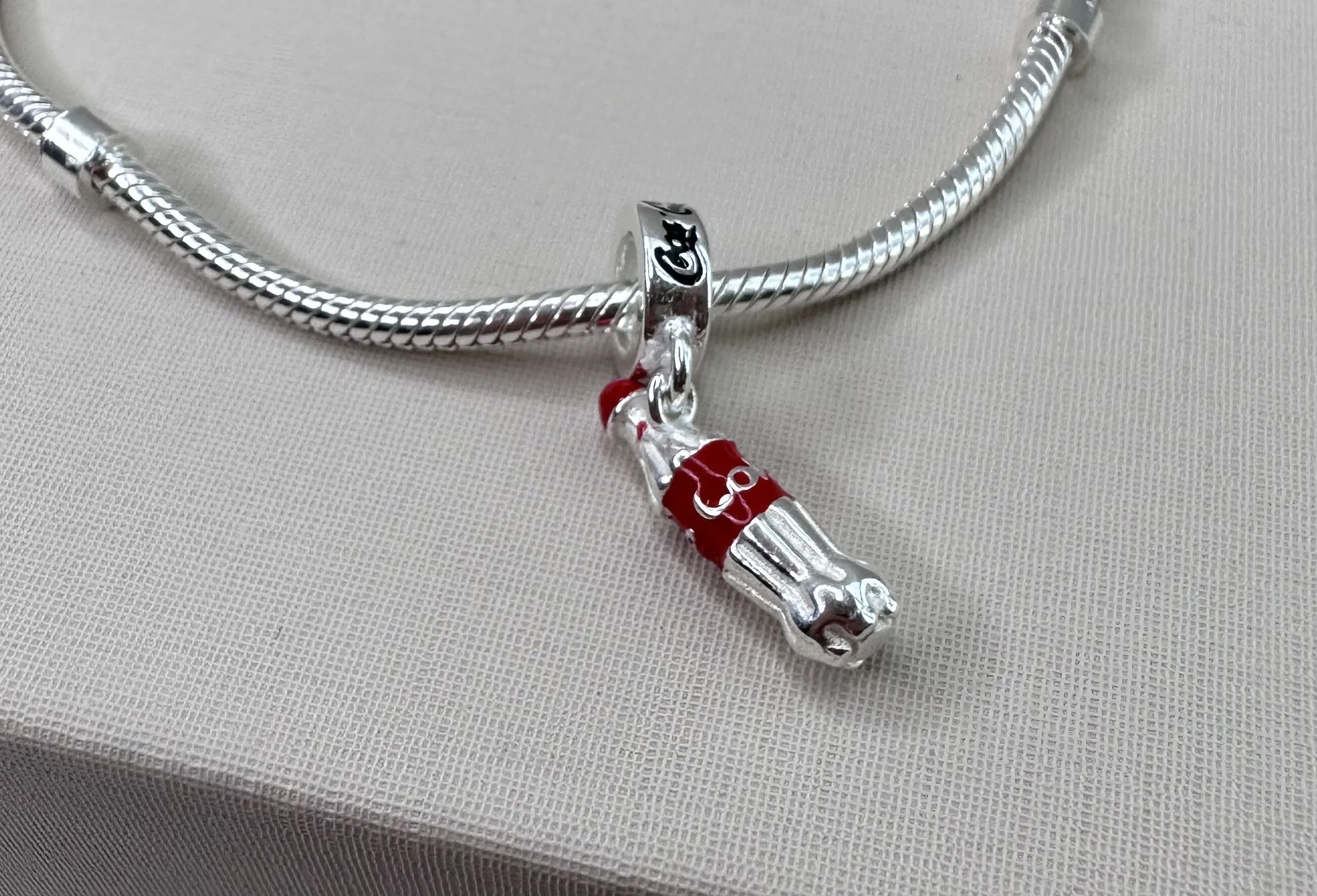 BERLOQUE PRATA COCA COLA