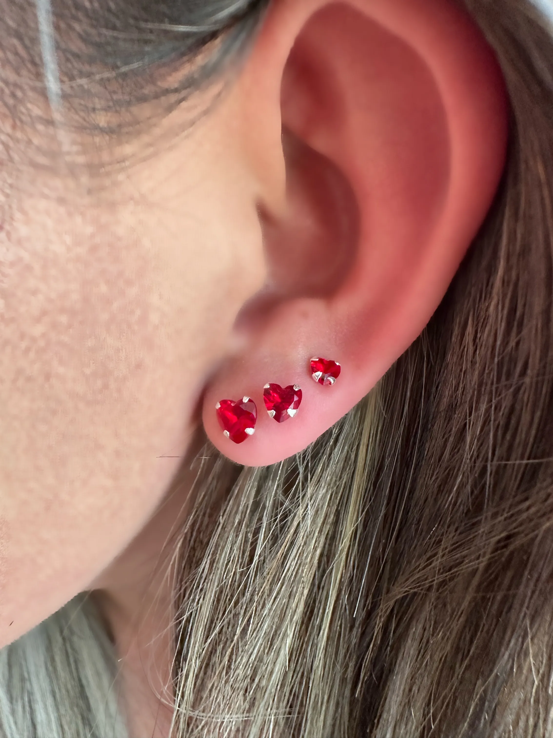 BRINCO PRATA TRIO CORAÇÃO VERMELHO 4,5,6mm