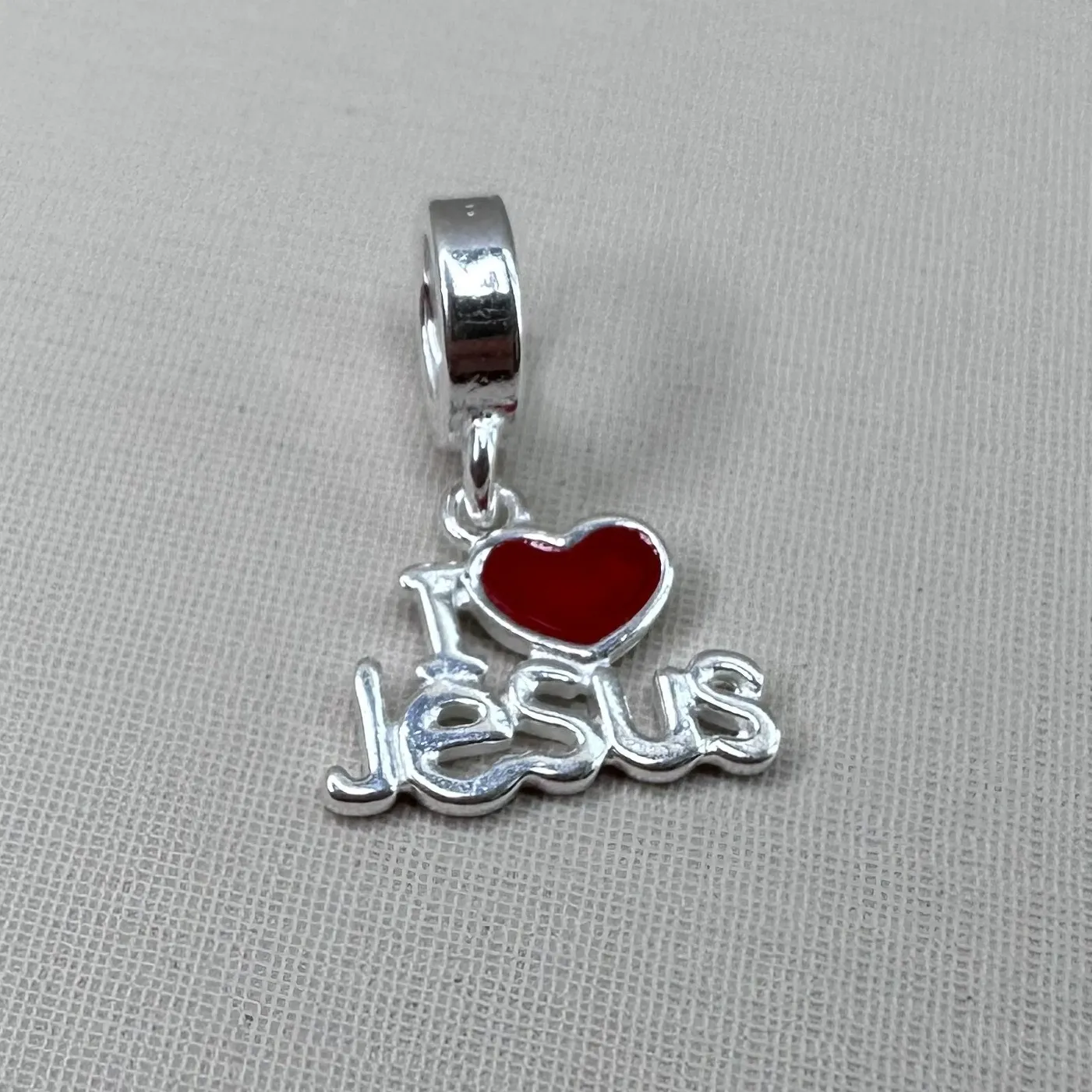 BERLOQUE PRATA LOVE JESUS CORAÇÃO VERMELHO
